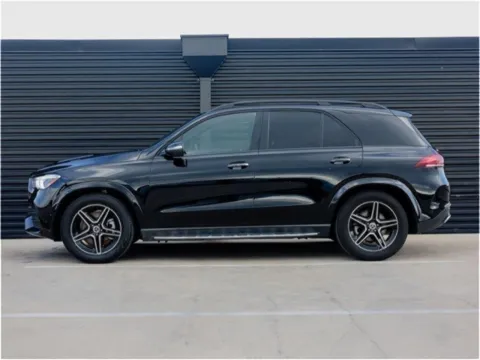 Photos of 2022 Mercedes-Benz GLE 450 for sale in Austin, TX at Porsche Austin