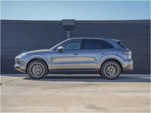 Photos of 2022 Porsche Cayenne for sale in Austin, TX at Porsche Austin