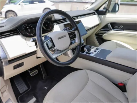 More photos of 2023 Land Rover Range Rover SE at Porsche Austin, TX