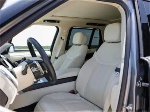 More photos of 2023 Land Rover Range Rover SE at Porsche Austin, TX
