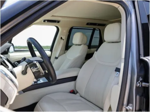 More photos of 2023 Land Rover Range Rover SE at Porsche Austin, TX