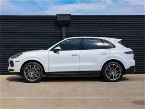 Photos of 2022 Porsche Cayenne S for sale in Austin, TX at Porsche Austin
