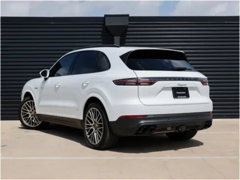 Another view of 2022 Porsche Cayenne Platinum Edition for sale in Austin, TX at Porsche Austin