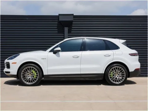 Photos of 2022 Porsche Cayenne Platinum Edition for sale in Austin, TX at Porsche Austin