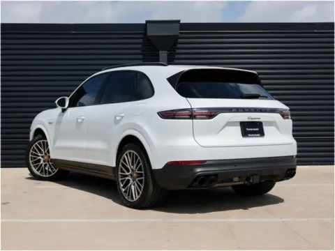 Another view of 2022 Porsche Cayenne Platinum Edition for sale in Austin, TX at Porsche Austin