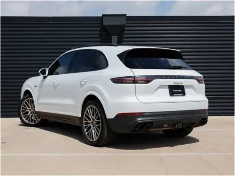 Another view of 2022 Porsche Cayenne Platinum Edition for sale in Austin, TX at Porsche Austin