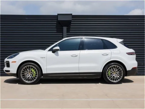 Photos of 2022 Porsche Cayenne Platinum Edition for sale in Austin, TX at Porsche Austin