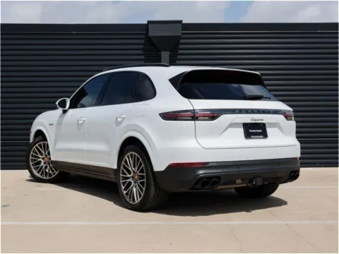 Another view of 2022 Porsche Cayenne Platinum Edition for sale in Austin, TX at Porsche Austin
