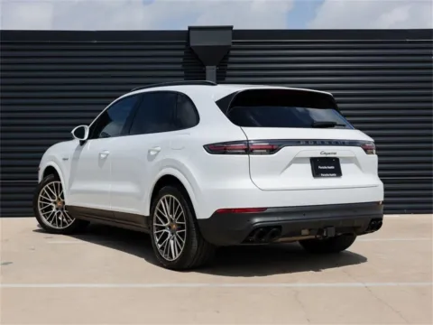 Another view of 2022 Porsche Cayenne Platinum Edition for sale in Austin, TX at Porsche Austin