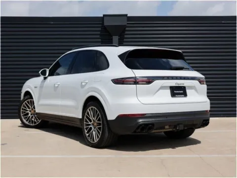 Another view of 2022 Porsche Cayenne Platinum Edition for sale in Austin, TX at Porsche Austin
