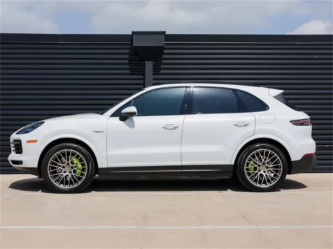 Photos of 2022 Porsche Cayenne Platinum Edition for sale in Austin, TX at Porsche Austin