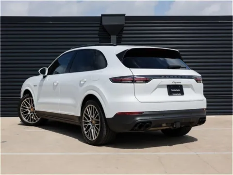 Another view of 2022 Porsche Cayenne Platinum Edition for sale in Austin, TX at Porsche Austin