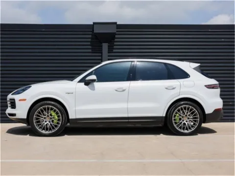 Photos of 2022 Porsche Cayenne Platinum Edition for sale in Austin, TX at Porsche Austin