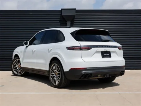 Another view of 2022 Porsche Cayenne Platinum Edition for sale in Austin, TX at Porsche Austin