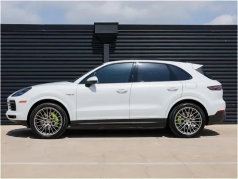 Photos of 2022 Porsche Cayenne Platinum Edition for sale in Austin, TX at Porsche Austin
