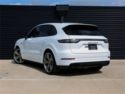 Another view of 2022 Porsche Cayenne Turbo S E-Hybrid for sale in Austin, TX at Porsche Austin