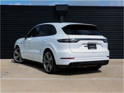 Another view of 2022 Porsche Cayenne Turbo S E-Hybrid for sale in Austin, TX at Porsche Austin