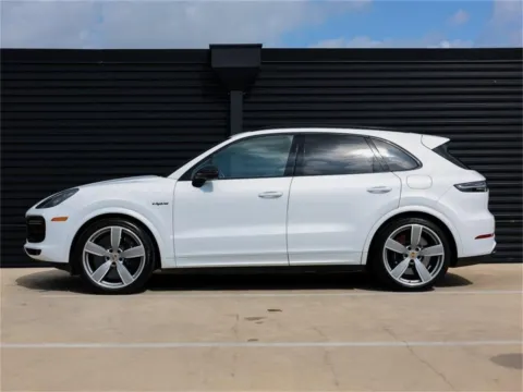 Photos of 2022 Porsche Cayenne Turbo S E-Hybrid for sale in Austin, TX at Porsche Austin