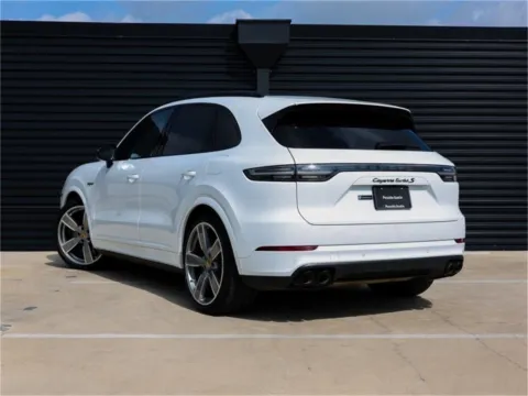Another view of 2022 Porsche Cayenne Turbo S E-Hybrid for sale in Austin, TX at Porsche Austin