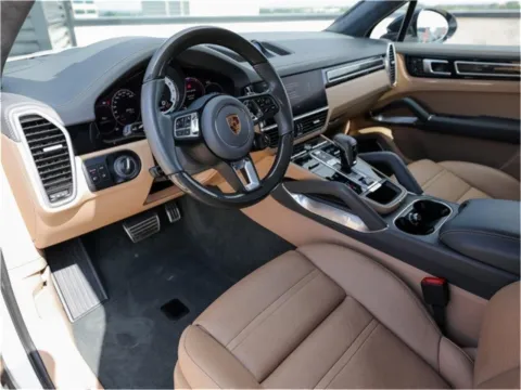More photos of 2022 Porsche Cayenne Turbo S E-Hybrid at Porsche Austin, TX