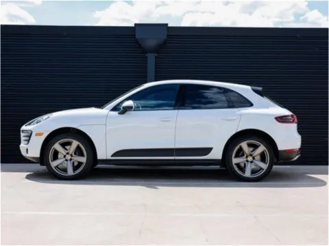 Photos of 2018 Porsche Macan for sale in Austin, TX at Porsche Austin