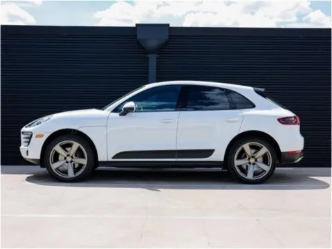 Photos of 2018 Porsche Macan for sale in Austin, TX at Porsche Austin