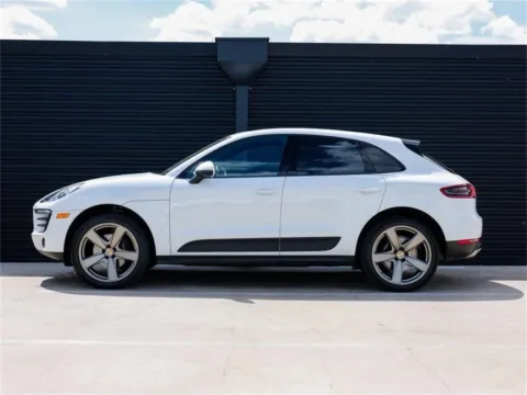 Photos of 2018 Porsche Macan for sale in Austin, TX at Porsche Austin