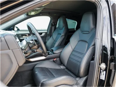 More photos of 2024 Porsche Cayenne Coupe at Porsche Austin, TX