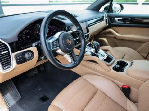 More photos of 2022 Porsche Cayenne at Porsche Austin, TX
