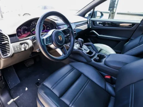 More photos of 2022 Porsche Cayenne at Porsche Austin, TX