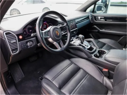 More photos of 2022 Porsche Cayenne at Porsche Austin, TX