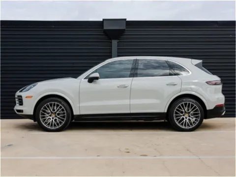 Photos of 2022 Porsche Cayenne for sale in Austin, TX at Porsche Austin