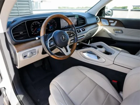 More photos of 2020 Mercedes-Benz GLE 350 at Porsche Austin, TX