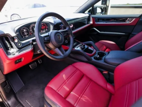 More photos of 2025 Porsche Cayenne Turbo E-Hybrid at Porsche Austin, TX
