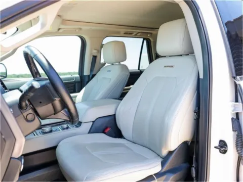 More photos of 2019 Ford Expedition Platinum at Porsche Austin, TX