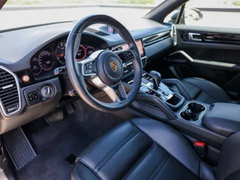 More photos of 2021 Porsche Cayenne at Porsche Austin, TX