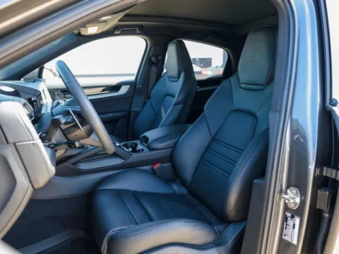 More photos of 2025 Porsche Cayenne Coupe at Porsche Austin, TX