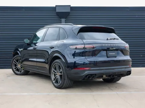 Another view of 2022 Porsche Cayenne Platinum Edition E-Hybrid for sale in Austin, TX at Porsche Austin