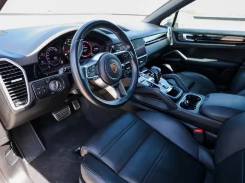 More photos of 2022 Porsche Cayenne S at Porsche Austin, TX