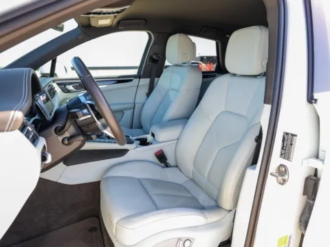 More photos of 2021 Porsche Macan S at Porsche Austin, TX