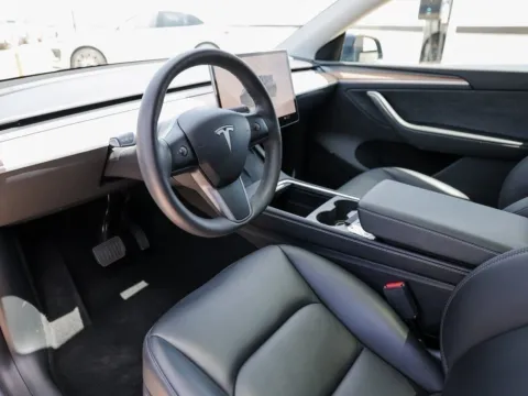 More photos of 2023 Tesla Model Y Long Range at Porsche Austin, TX