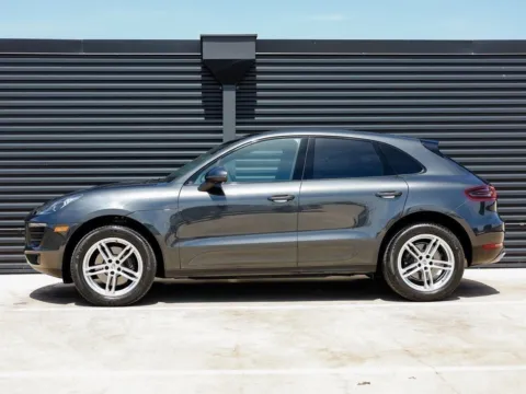 Photos of 2018 Porsche Macan for sale in Austin, TX at Porsche Austin