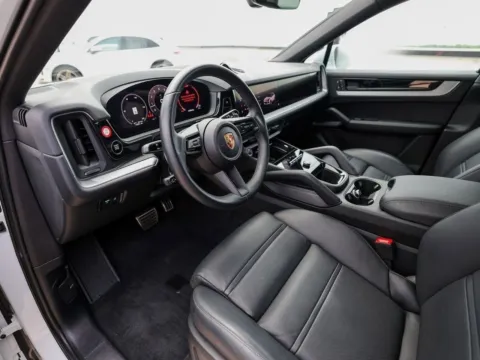 More photos of 2024 Porsche Cayenne S at Porsche Austin, TX