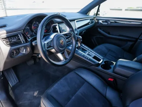 More photos of 2021 Porsche Macan at Porsche Austin, TX