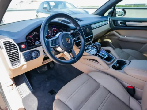 More photos of 2022 Porsche Cayenne Platinum Edition at Porsche Austin, TX