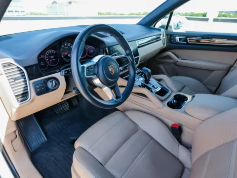 More photos of 2023 Porsche Cayenne at Porsche Austin, TX