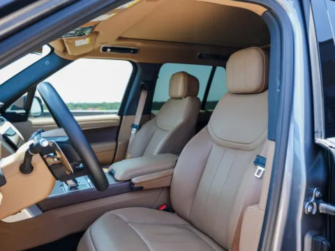 More photos of 2024 Land Rover Range Rover SE at Porsche Austin, TX