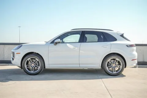 More photos of 2025 Porsche Cayenne at Porsche Austin, TX