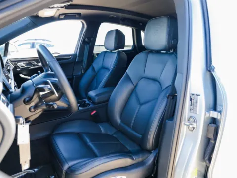 More photos of 2025 Porsche Macan at Porsche Austin, TX