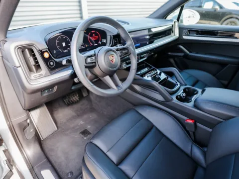 More photos of 2025 Porsche Cayenne at Porsche Austin, TX